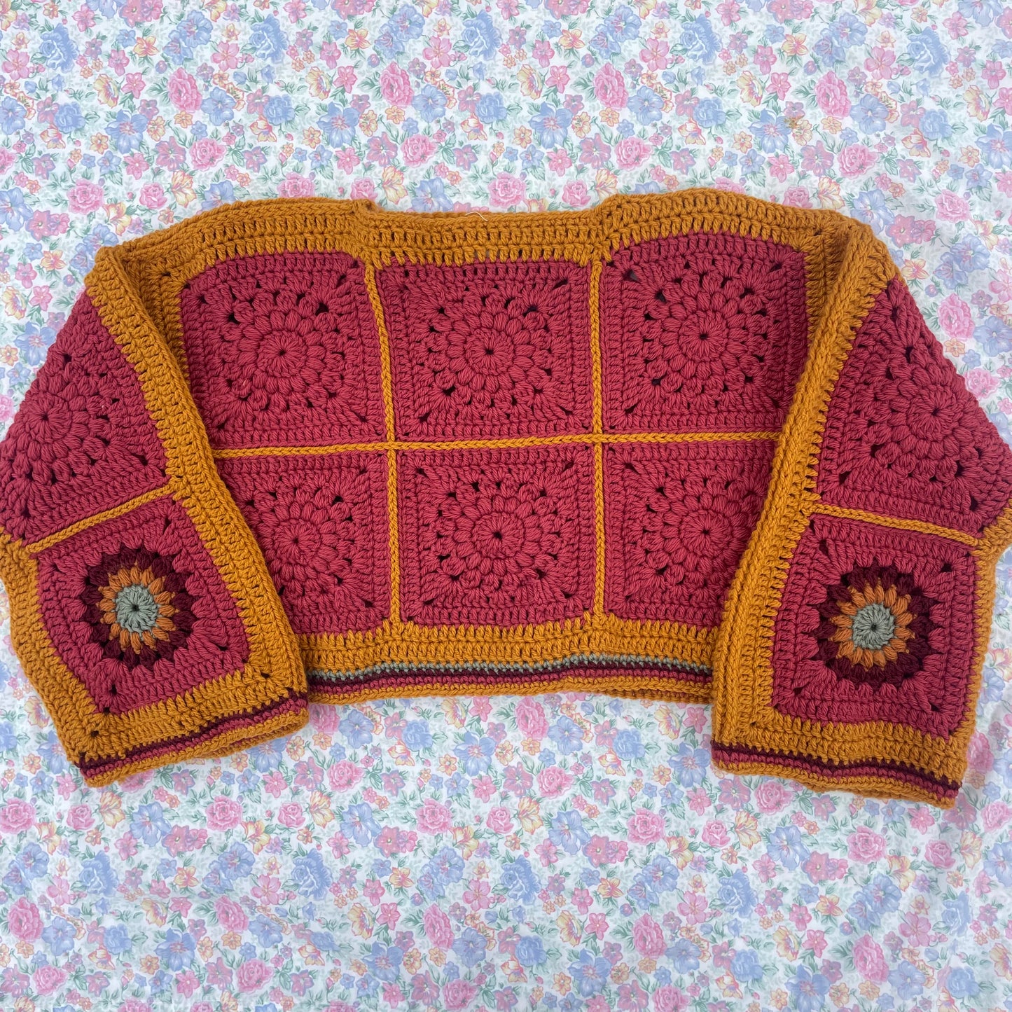 Cropped flower crochet jumper