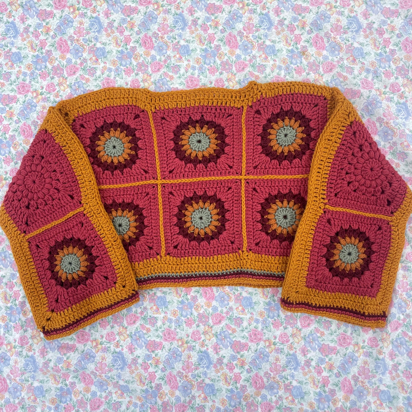 Cropped flower crochet jumper